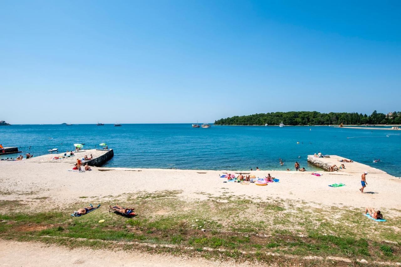 Pineta Mobile Home In Porton Biondi Camp Ρόβινι Εξωτερικό φωτογραφία