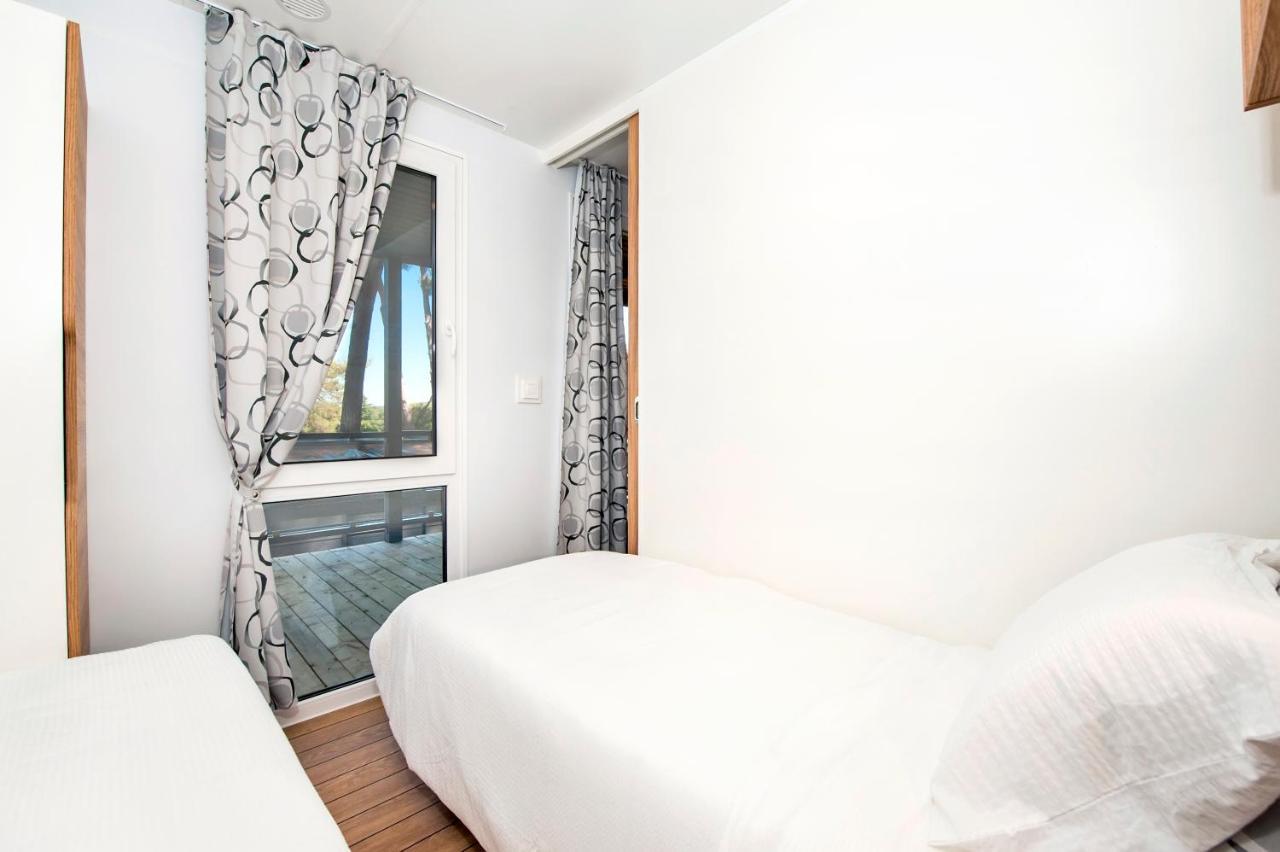 Pineta Mobile Home In Porton Biondi Camp Ρόβινι Εξωτερικό φωτογραφία