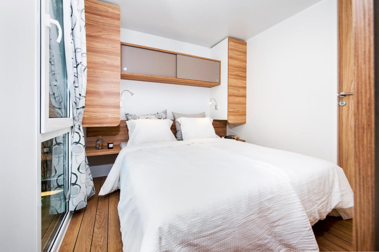 Pineta Mobile Home In Porton Biondi Camp Ρόβινι Εξωτερικό φωτογραφία